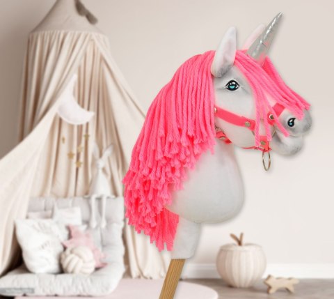Hobby Horse Jednorożec na kiju biały, grzywa neon róż i srebrny róg A4